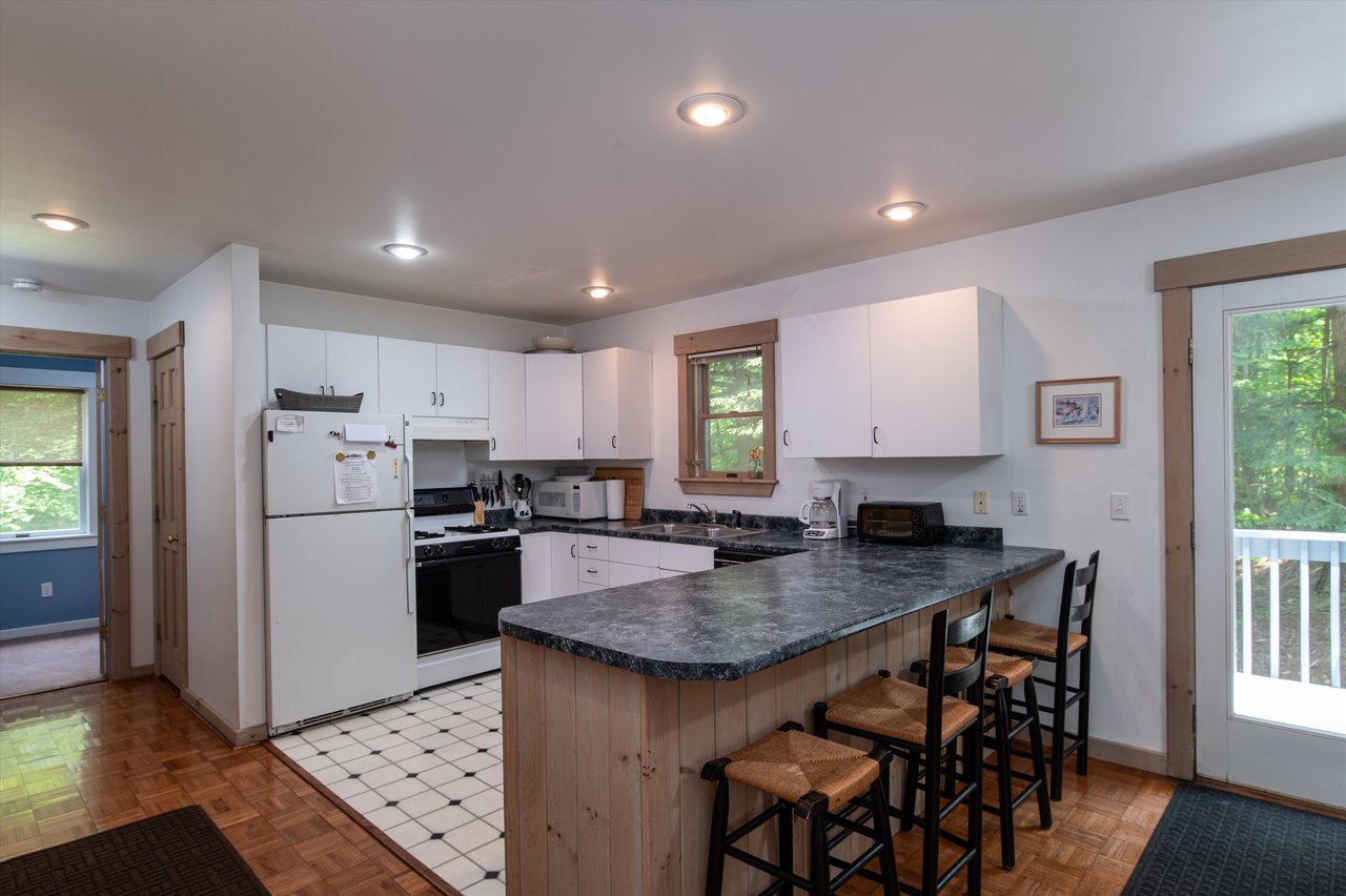7 Carpenters Point Rd