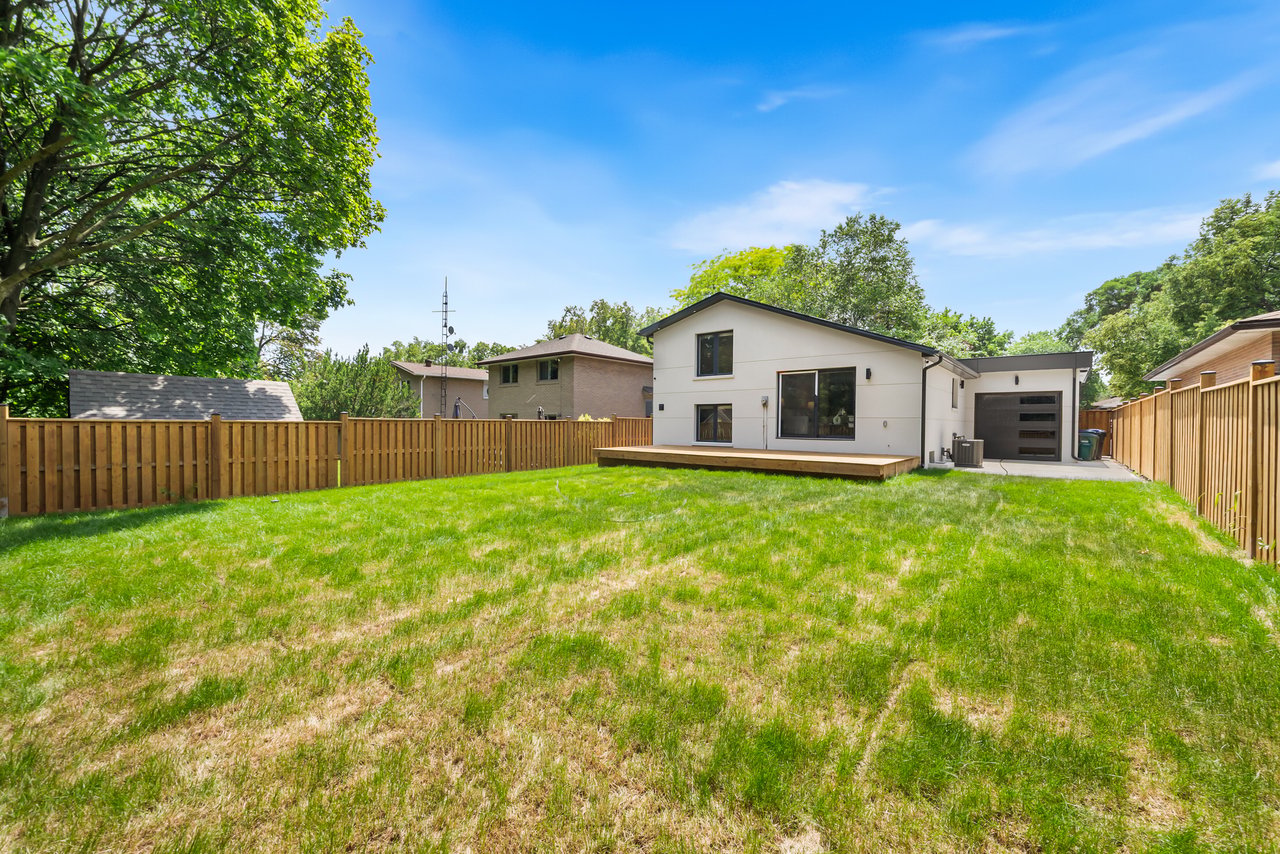 1495 Thetford Crt