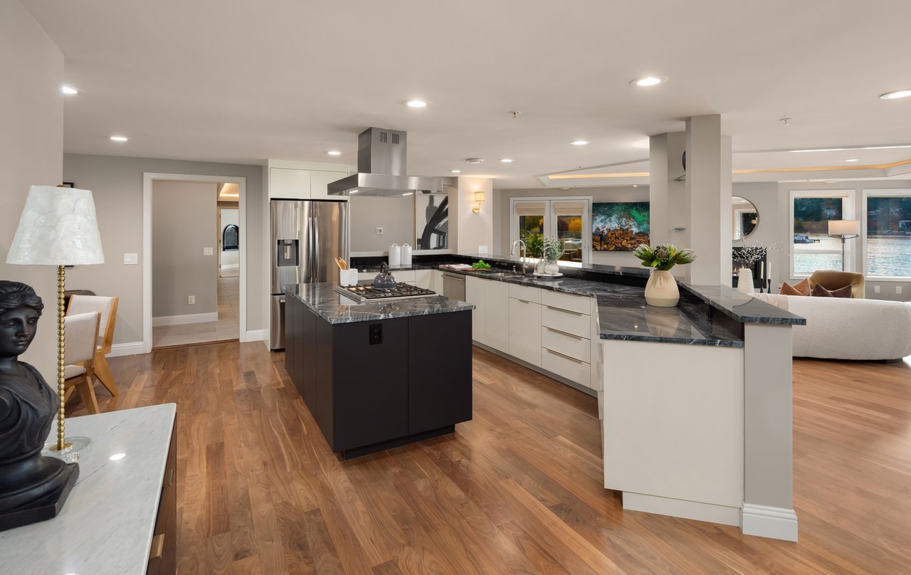 4511 Lake Washington Boulevard NE Unit: 2