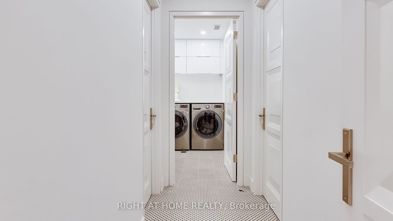 YORKVILLE FORESTY LUXURY
