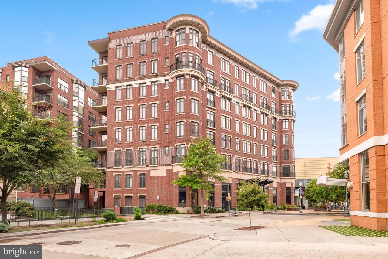 1390 Kenyon St NW #524