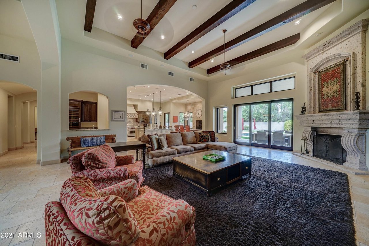 5340 E VIA LOS CABALLOS