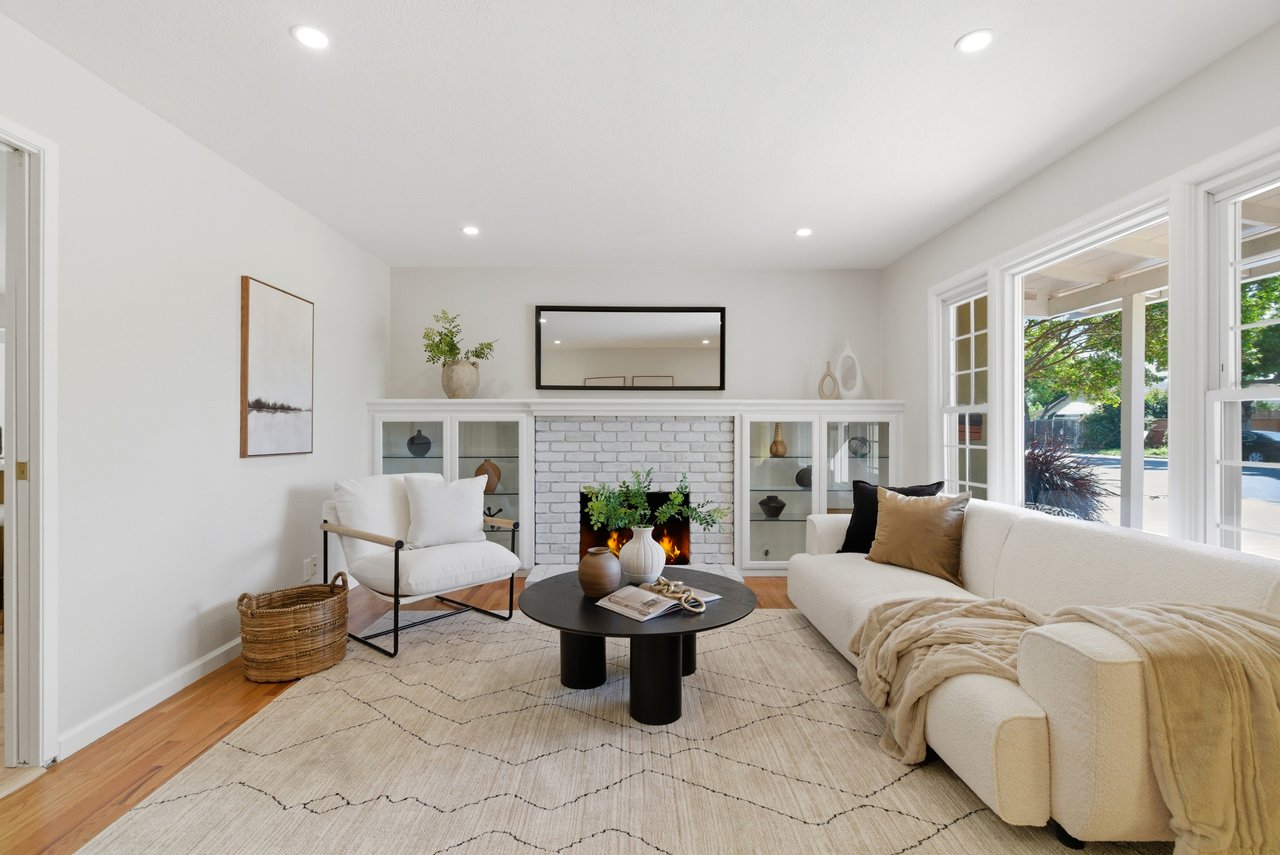 972 Emerald Way