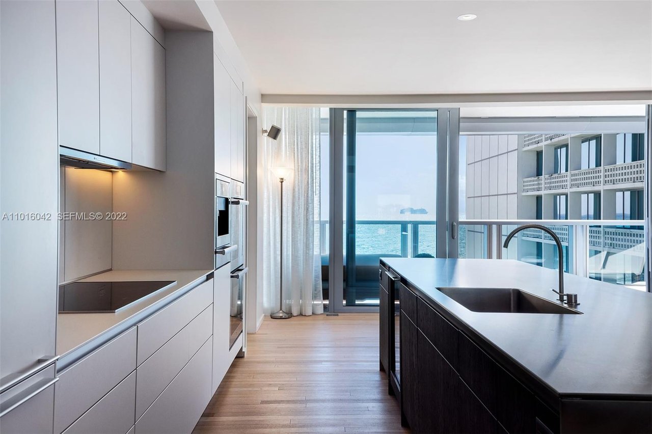 2901 Collins Ave, #901