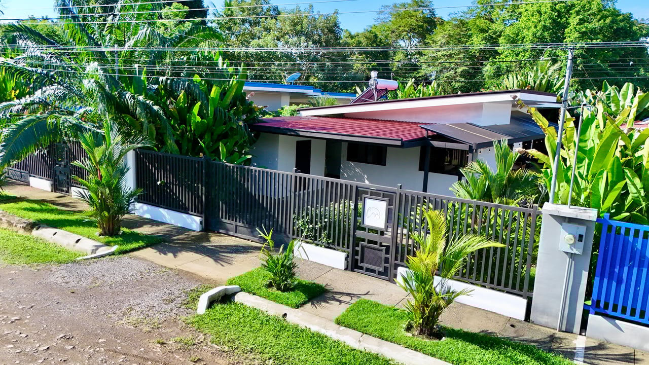 Walk-to-Everything Uvita Retreat | 3BR Home Minutes from the Beach