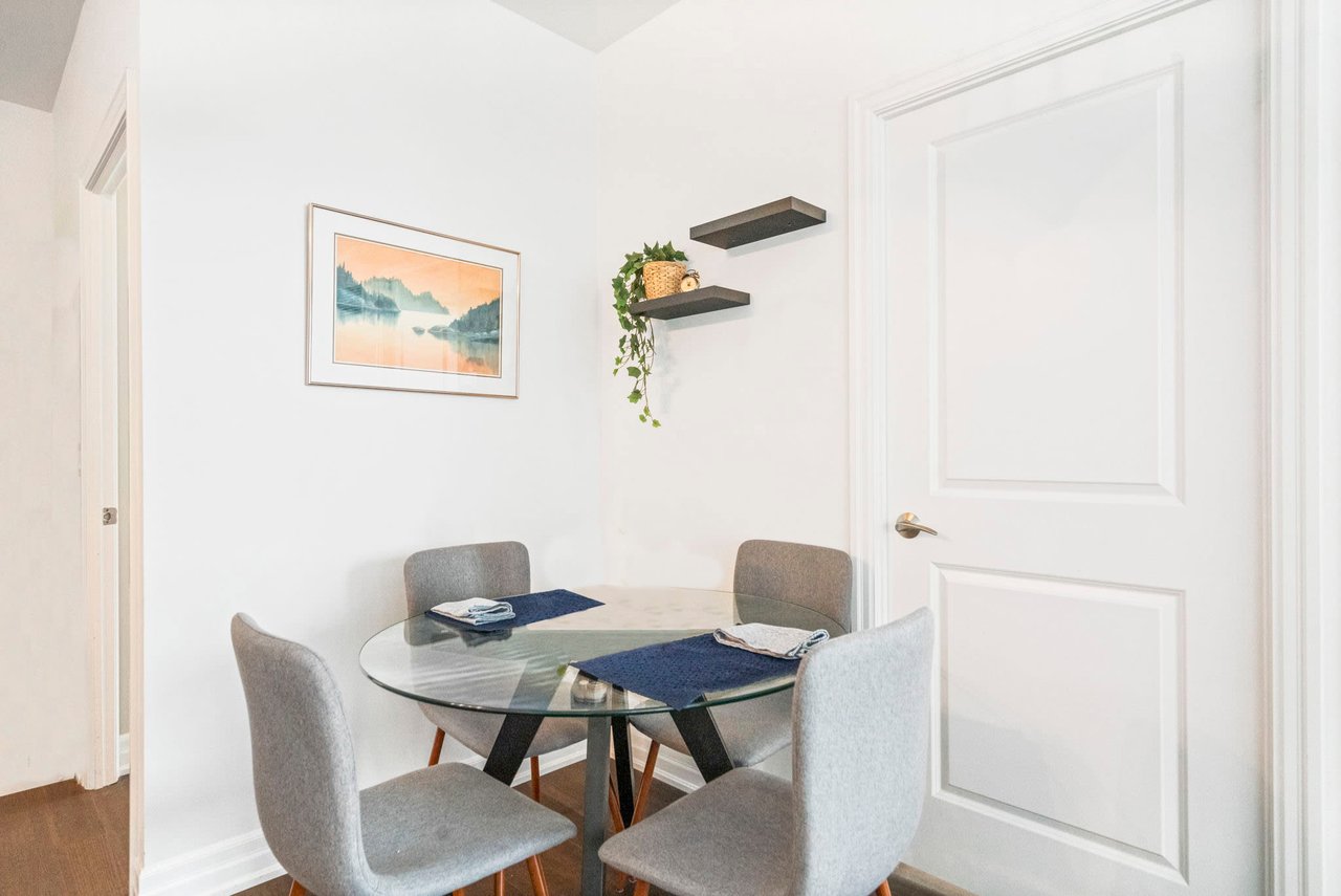 SOLD: Corner Suite At The Desirable 500 St. Clair