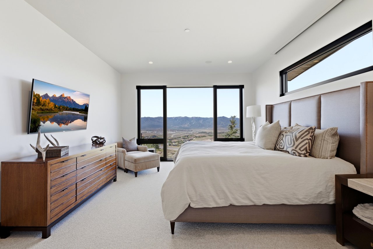 Top-of-Promontory Architectural Estate — Furnished & Turnkey - Front-Row Mountain Views