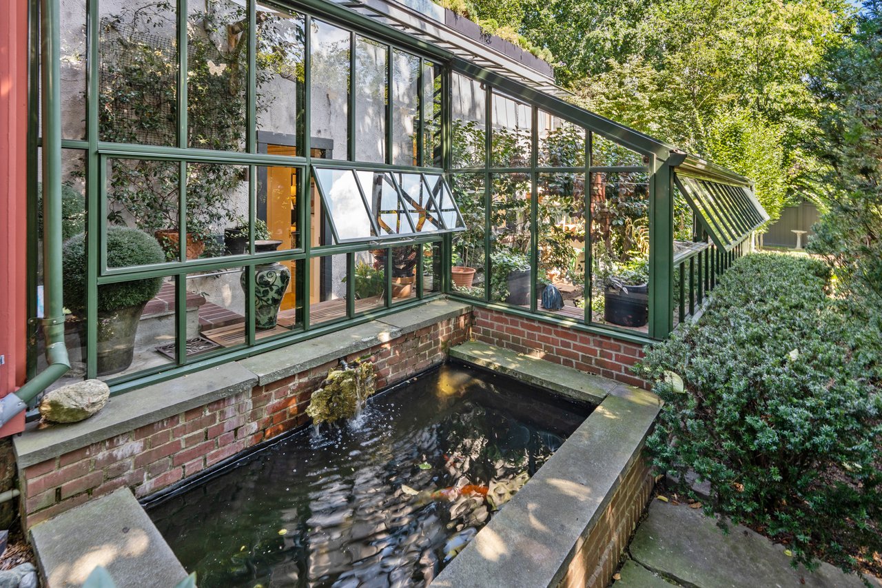  18 Ash Street, Cambridge, MA 02138