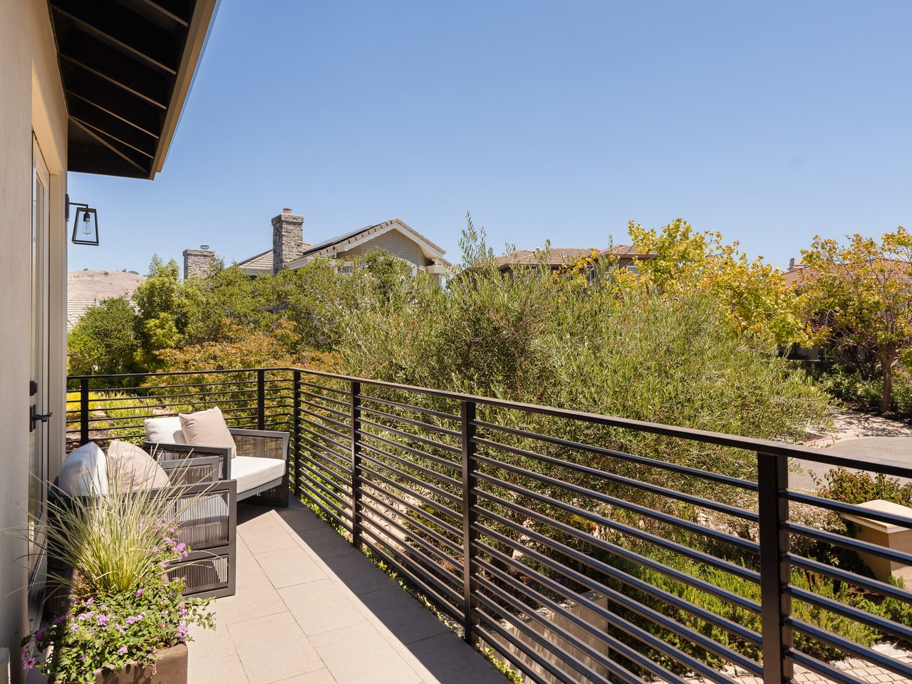Architectural Modernism, Bay Views, and Exceptional Outdoor Living