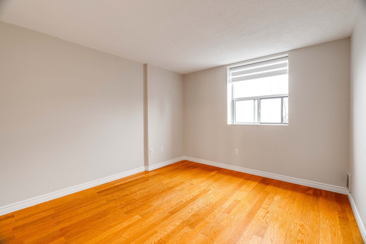 beautiful 2 bedroom 2 bath Condo in downtown London