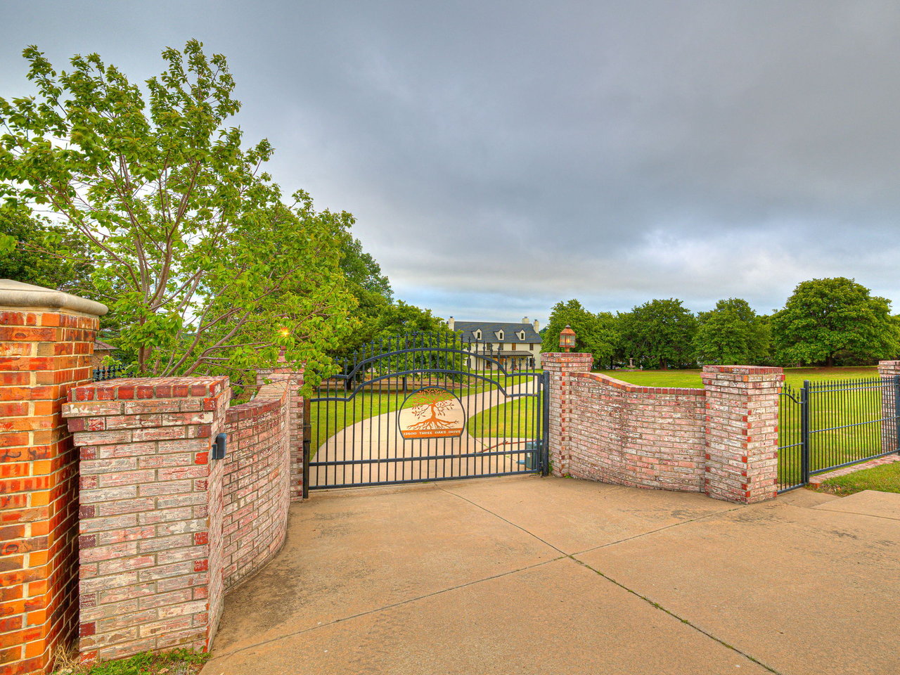 LISTING OF THE WEEK • OKLAHOMA LUXURY  Five Acres. Four Bedrooms. Zero Compromises - 13500 Three Oaks Dr Jones, Oklahoma - Wyatt Poindexter - The Agency Oklahoma 