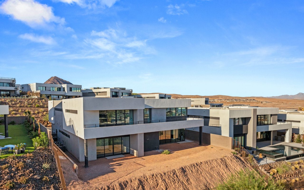 25 Canyon Bay Drive