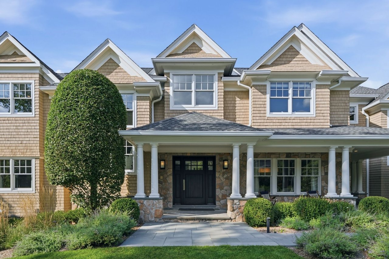 221 Churchill Rd