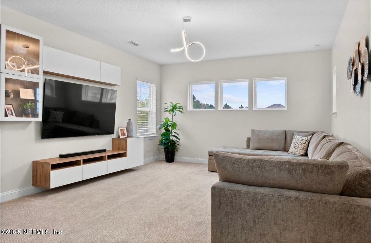 462 HILLENDALE Circle, St. Johns