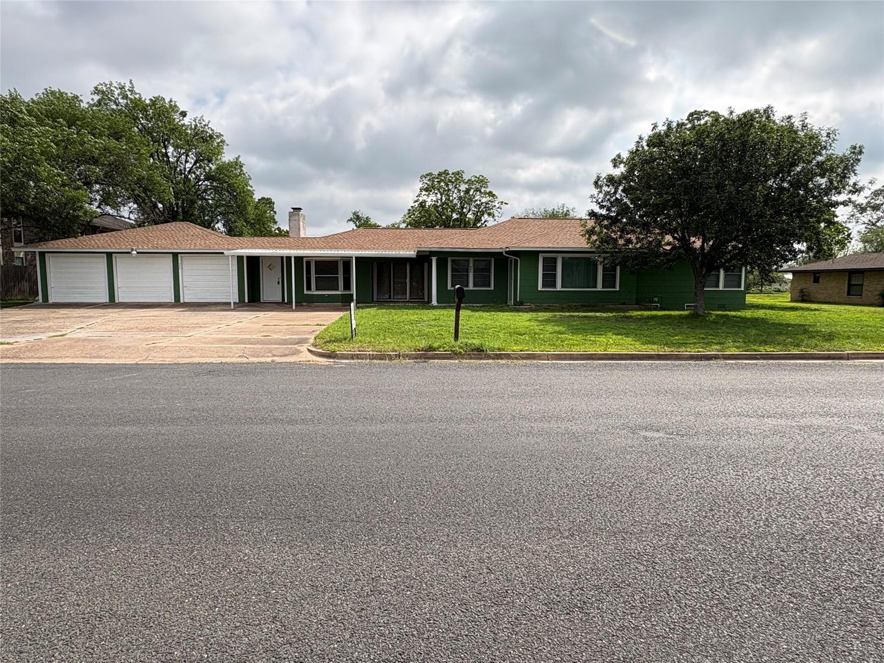984 N Monroe Street, La Grange, Texas, 78945-1314 Fayette County