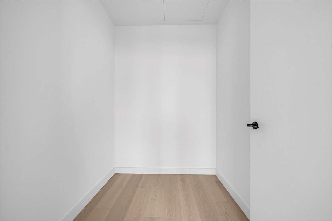 480 Kent Ave #14C