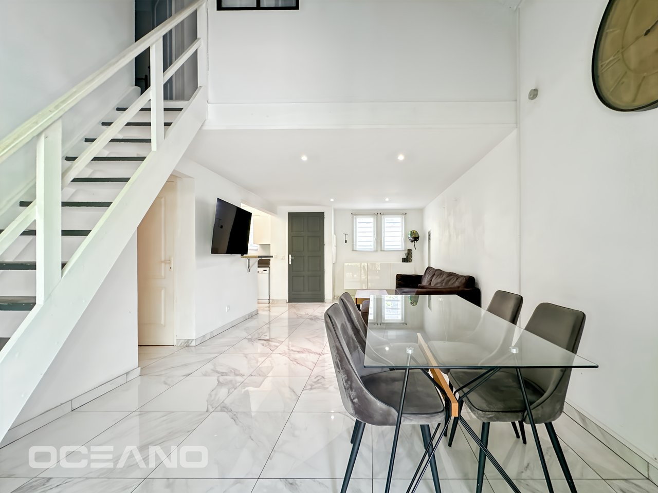Exclusive : Cozy Home with Mezzanine and Large Terrace – Orient Bay