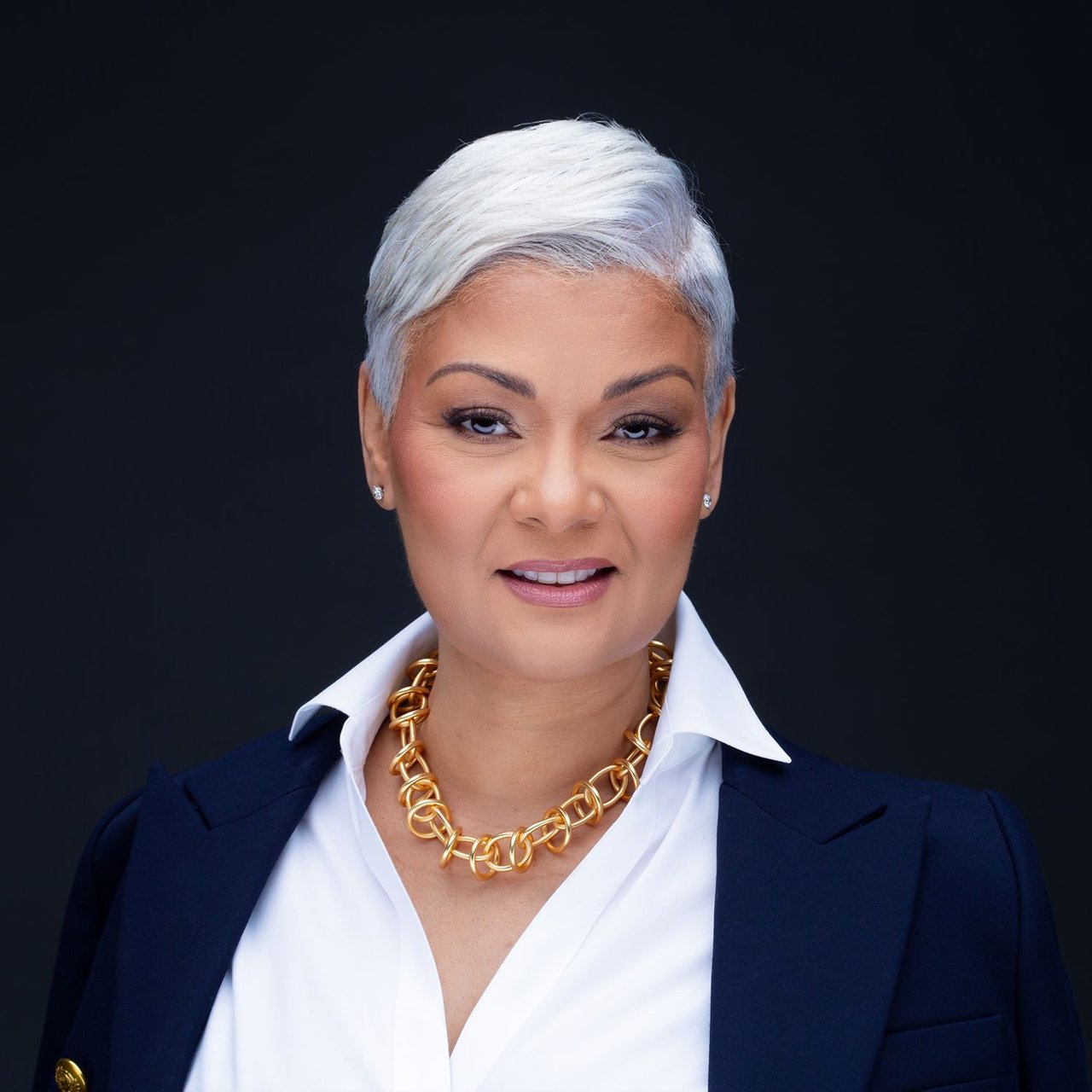 Christine Home Orland Park, IL Real Estate Agent Headshot