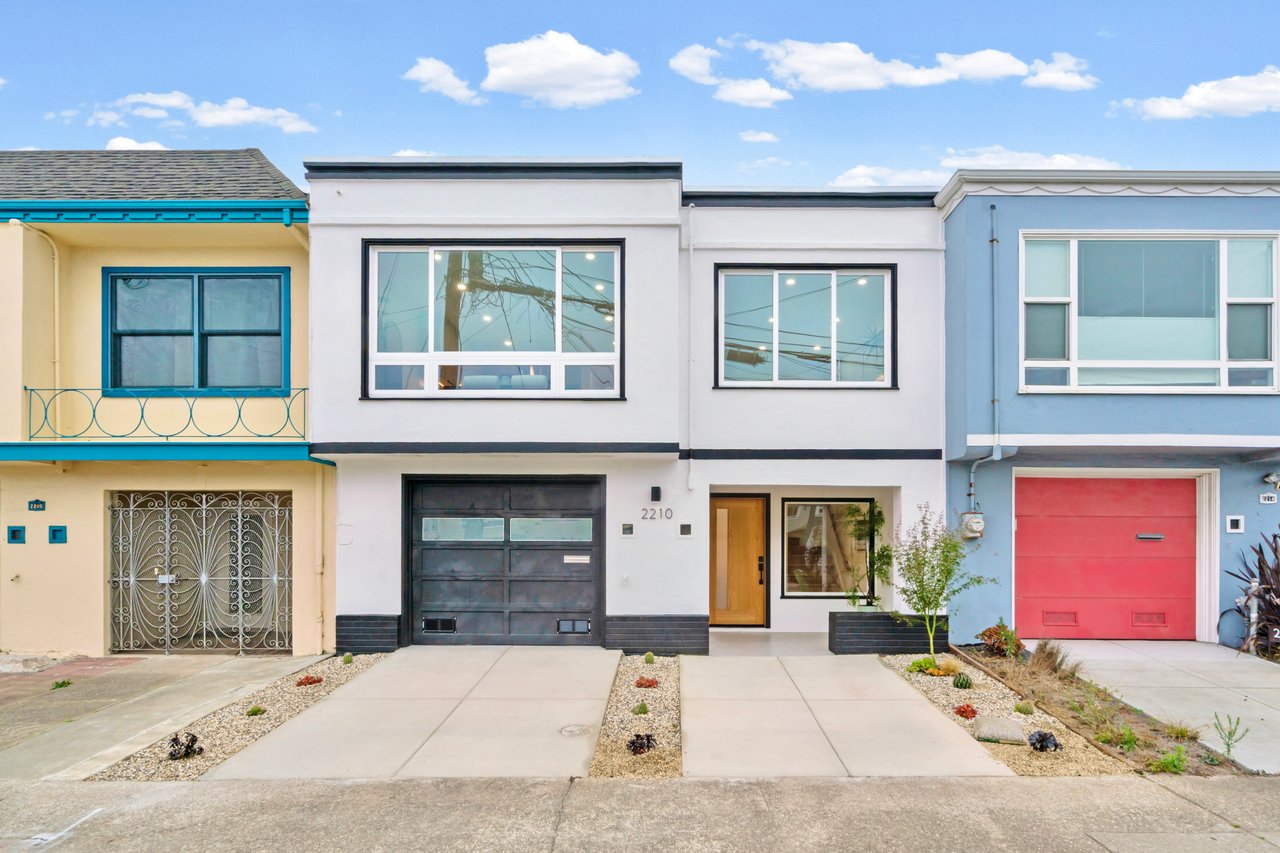 2210 39th Ave