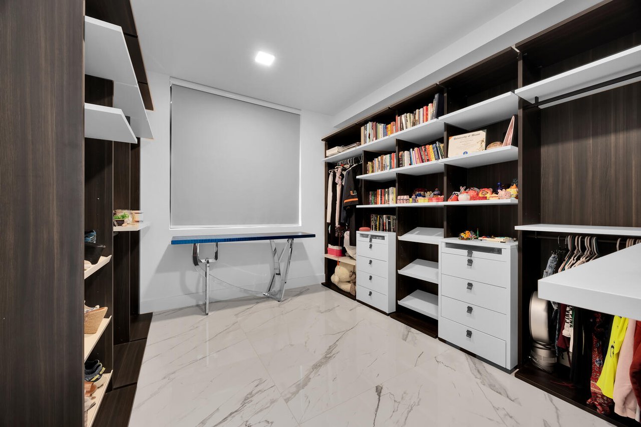 Exceptional Lower Penthouse Corner Unit in The City Beautiful