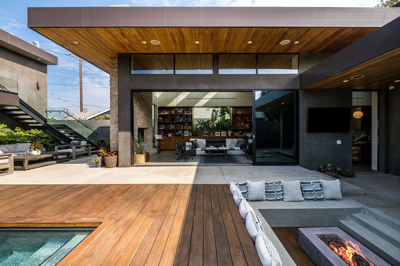 1385 Palms