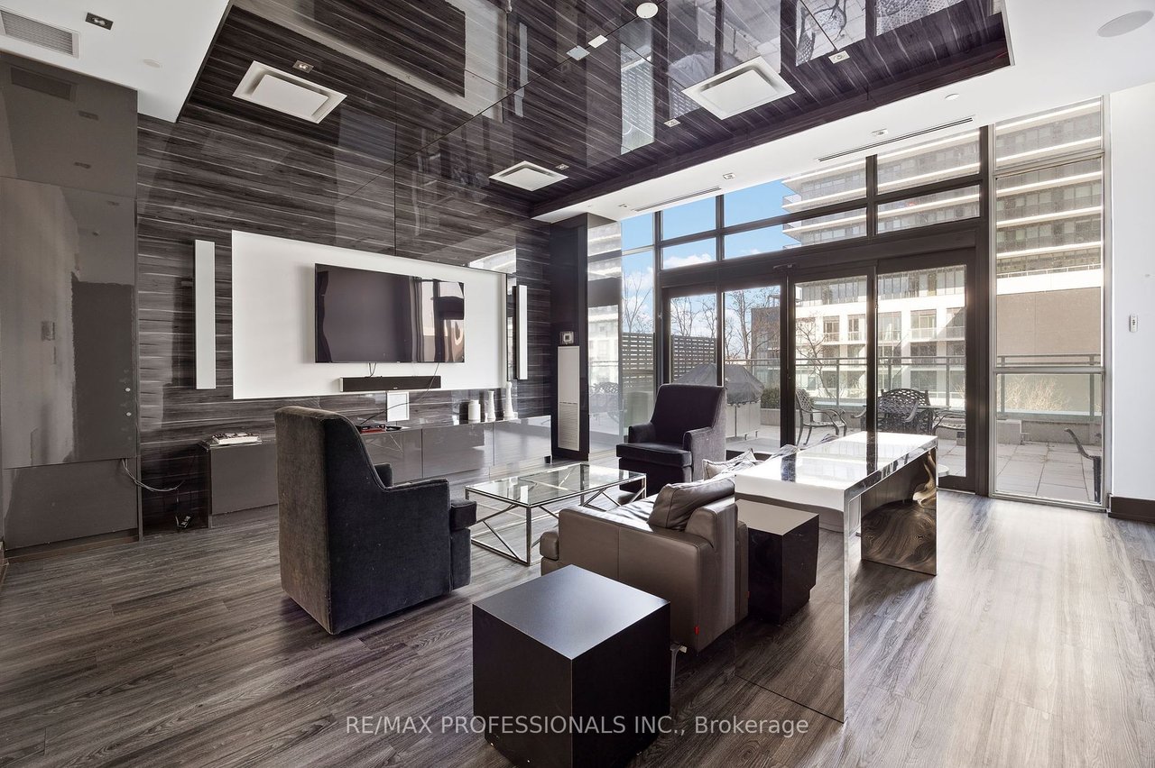 JADE WATERFRONT CONDOS 