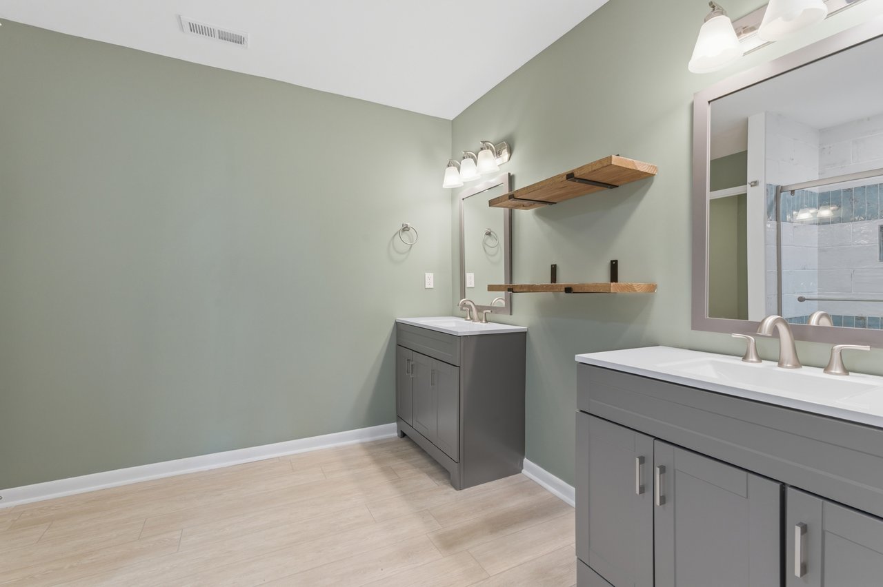 Updated 4BR Near Bridge Street