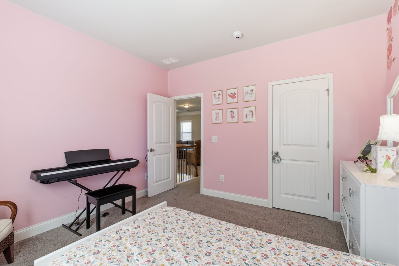 24 Dunsborough Drive