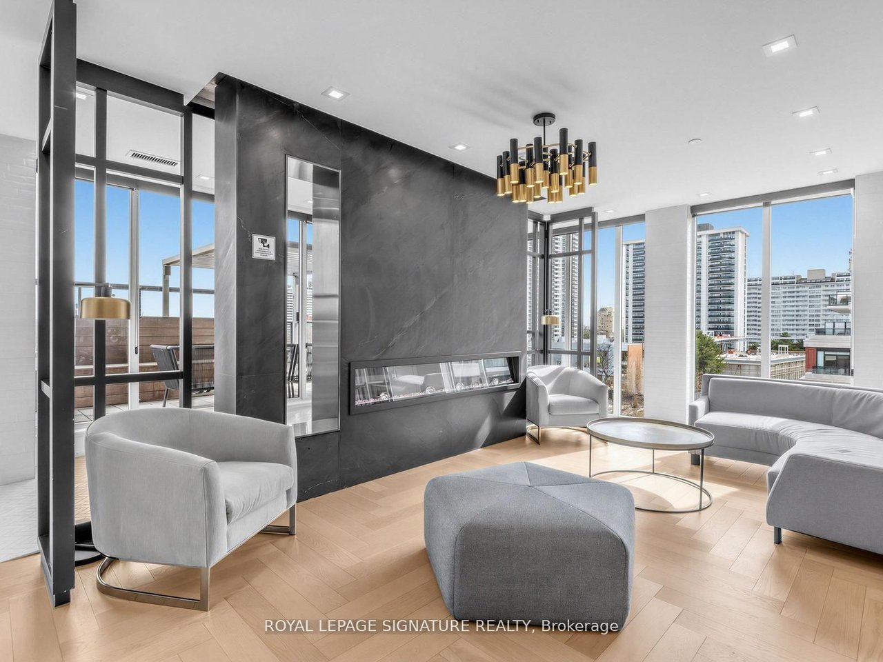 J. DAVIS HOUSE PENTHOUSE 