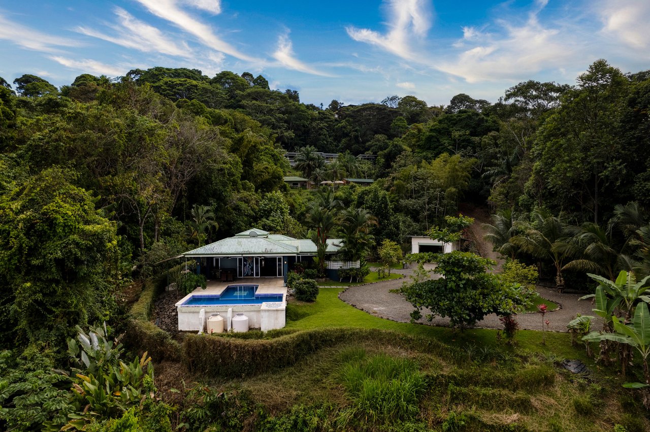 CASA TORTUGA – LAGUNAS OCEAN, MOUNTAIN, AND SUNSET VIEW HOME