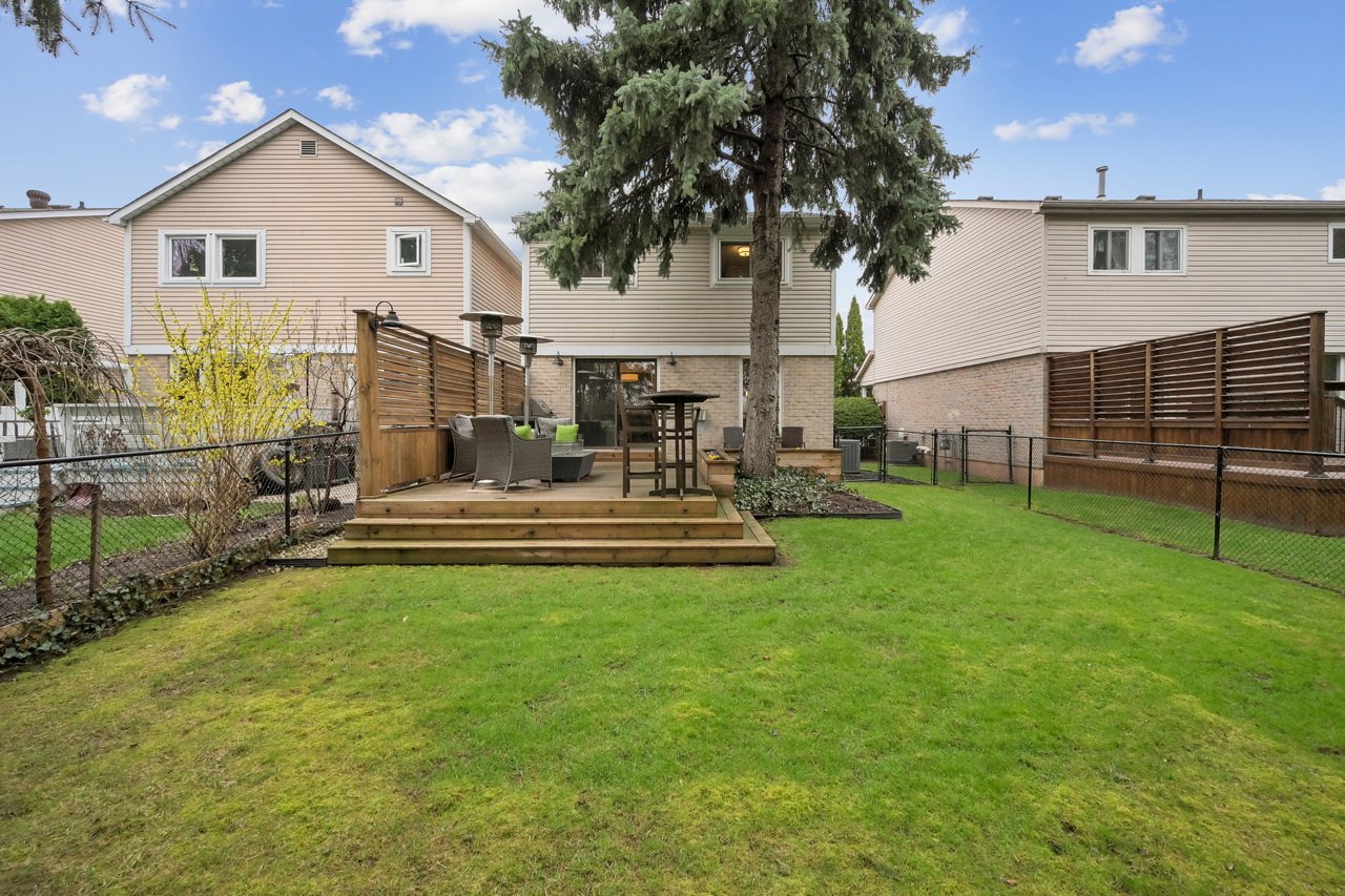 Ravine Living in Glen Abbey!