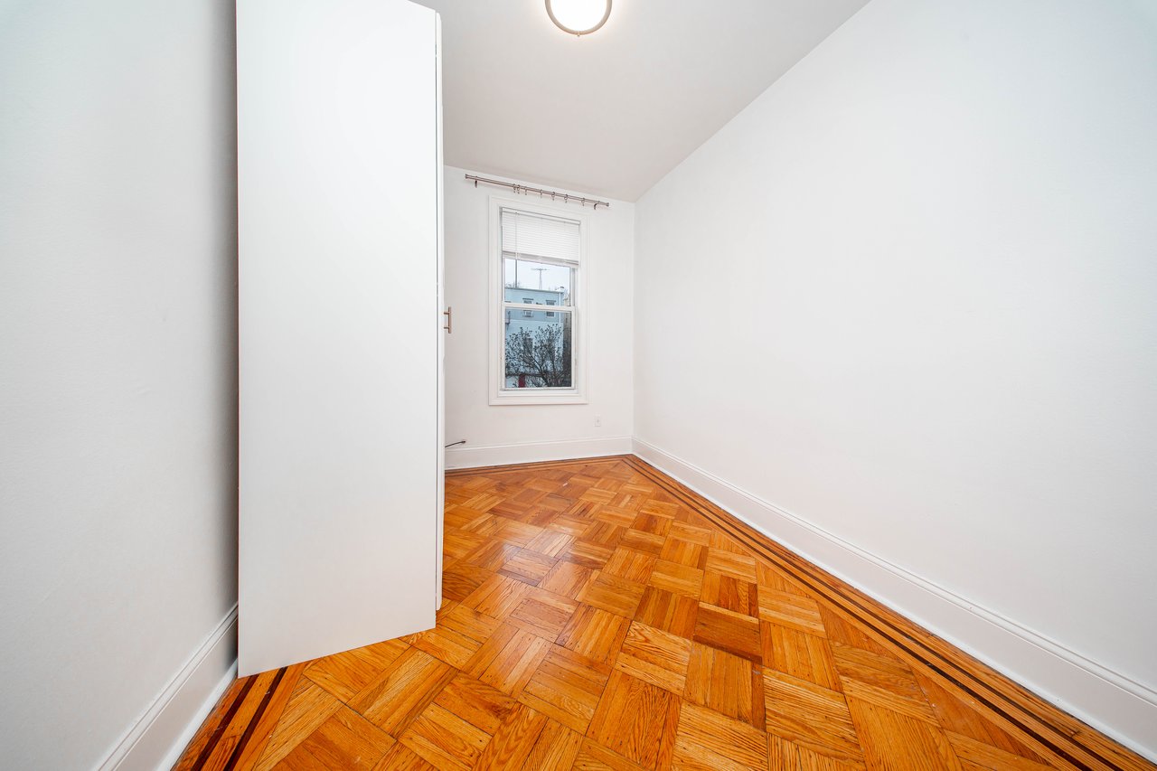 23-42 Crescent Street