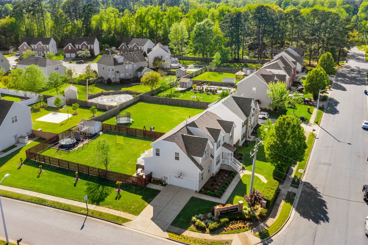 The Benefits of Living Near Mixed-Use Developments