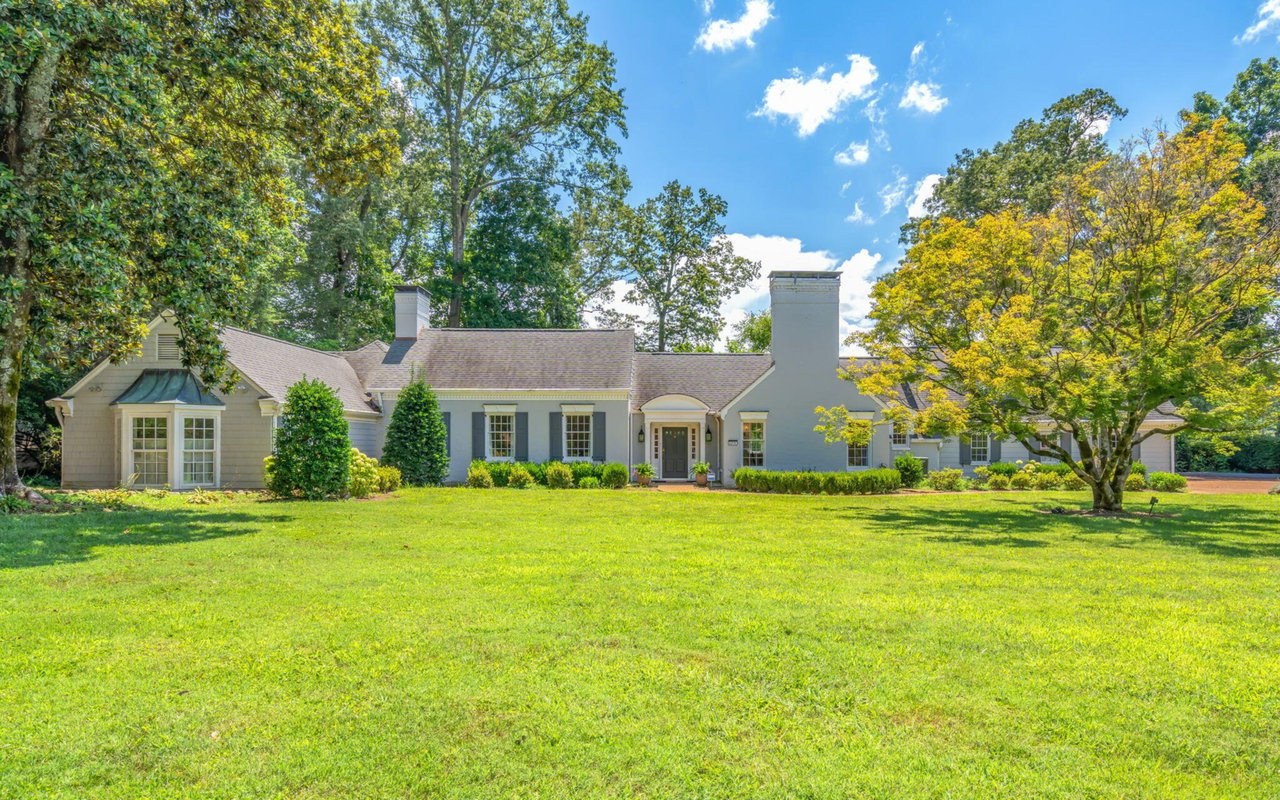 Wallace Luxury Spotlight | 2216 Cherokee Boulevard Knoxville, TN 37919