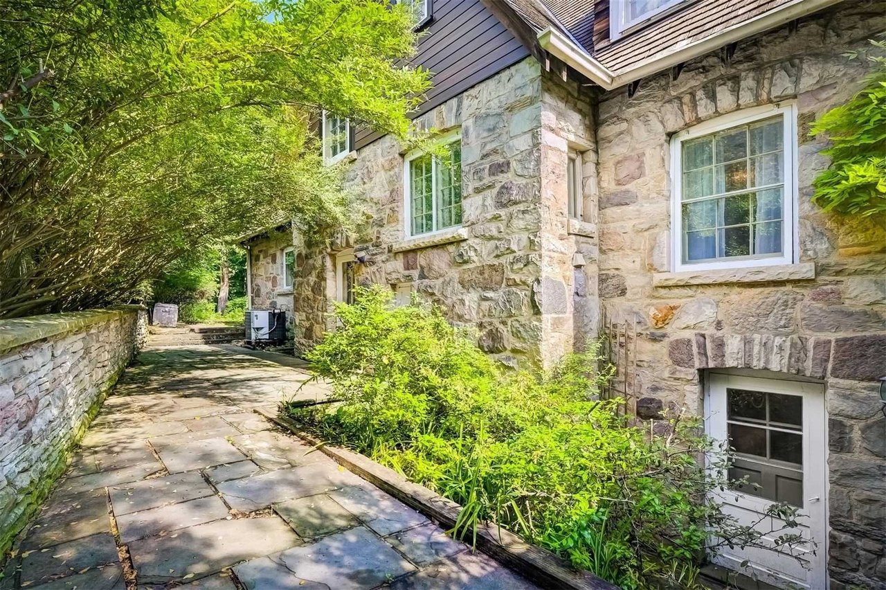 23 Donwoods Drive