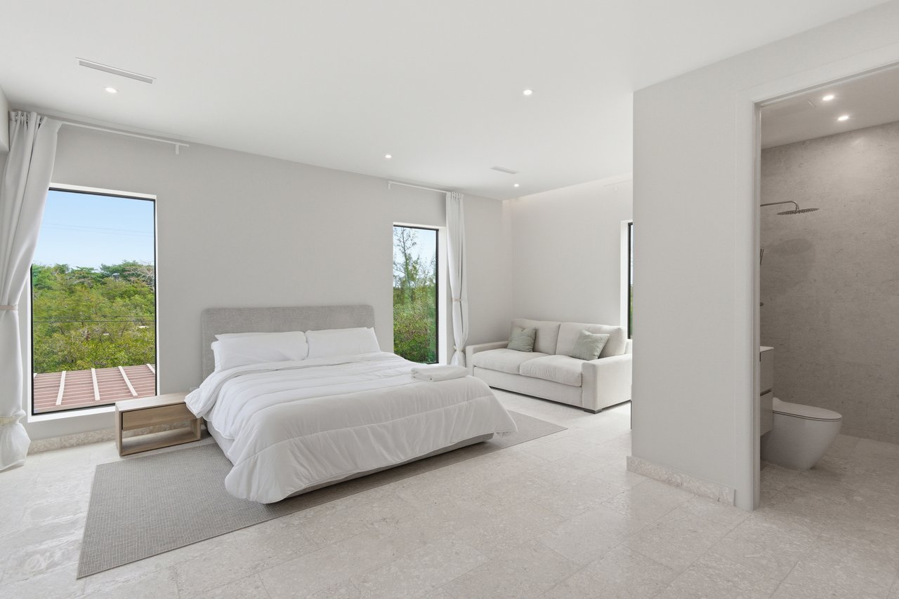 Villa Sol, Adelaide Beach