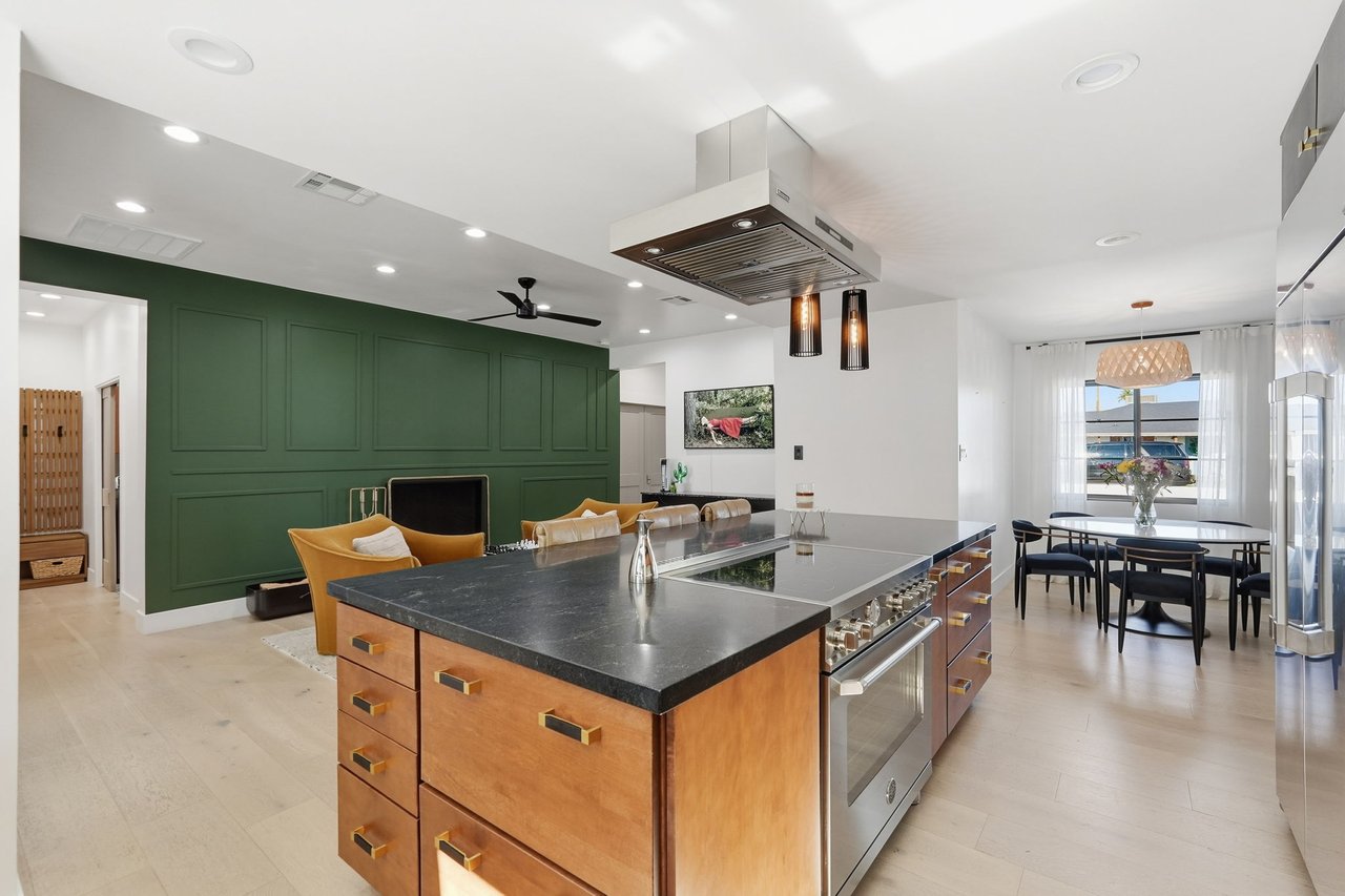 3901 E WELDON Avenue