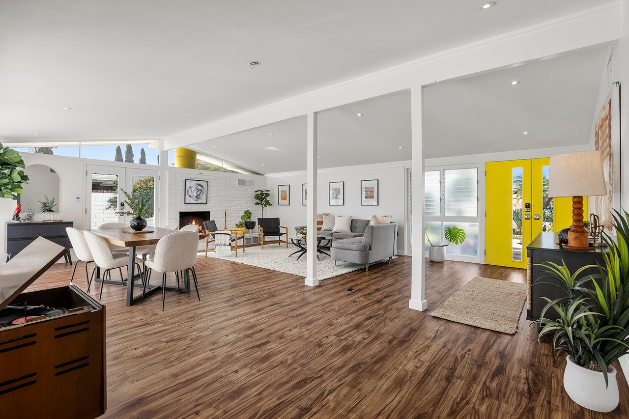 Tustin Cliff Home May For Sale