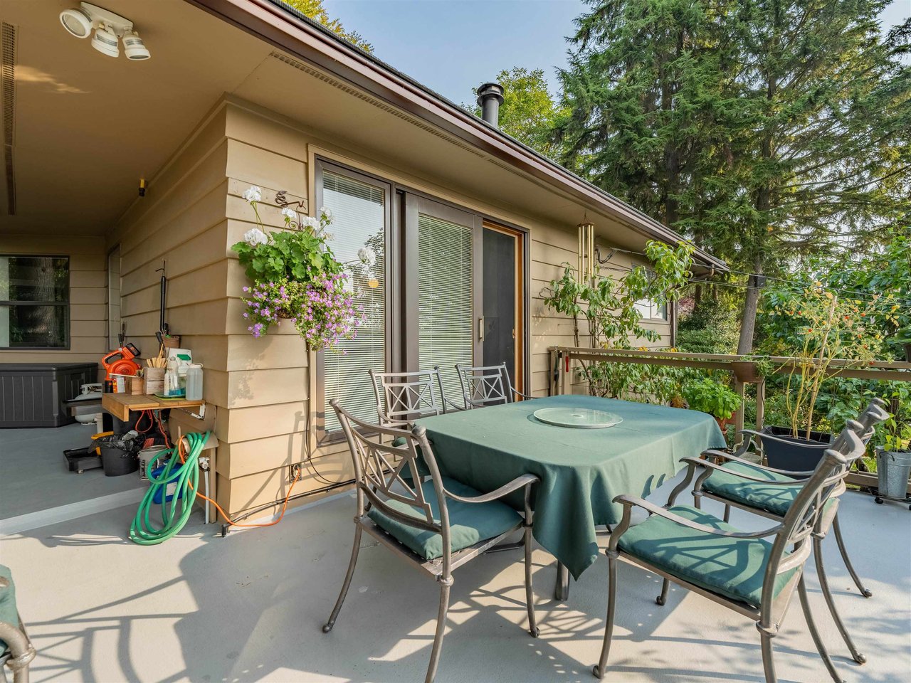 4554 Sunland Pl