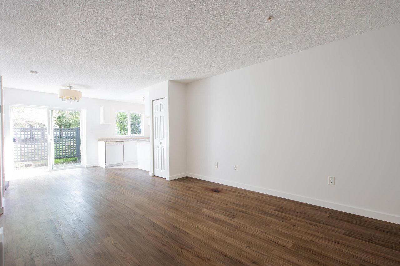 108-40100 Willow Cres