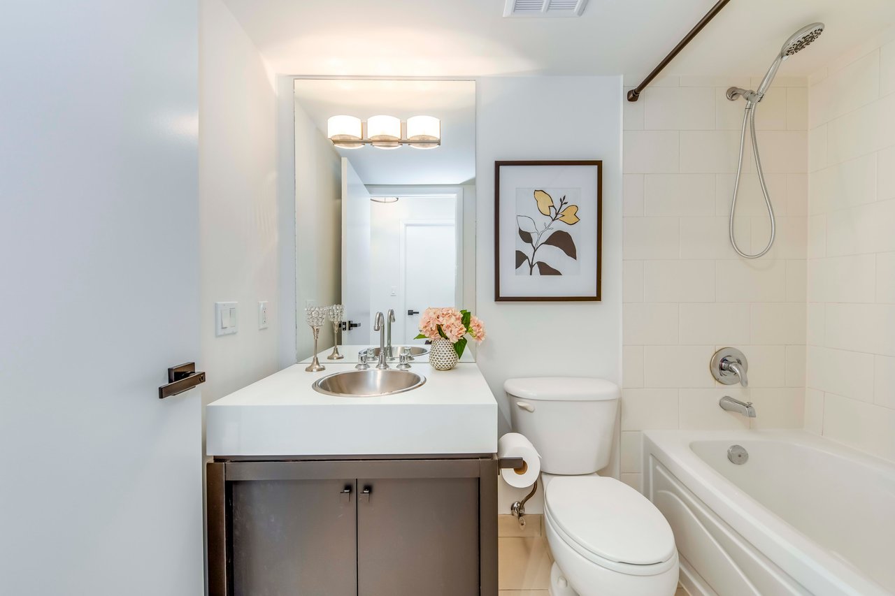 81 Navy Wharf Unit 1108