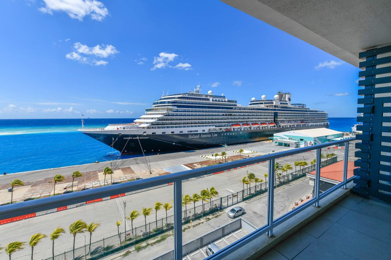 Harbour House 602 S