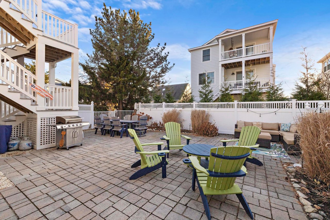 216 Taylor Ave, 2nd Floor Unit