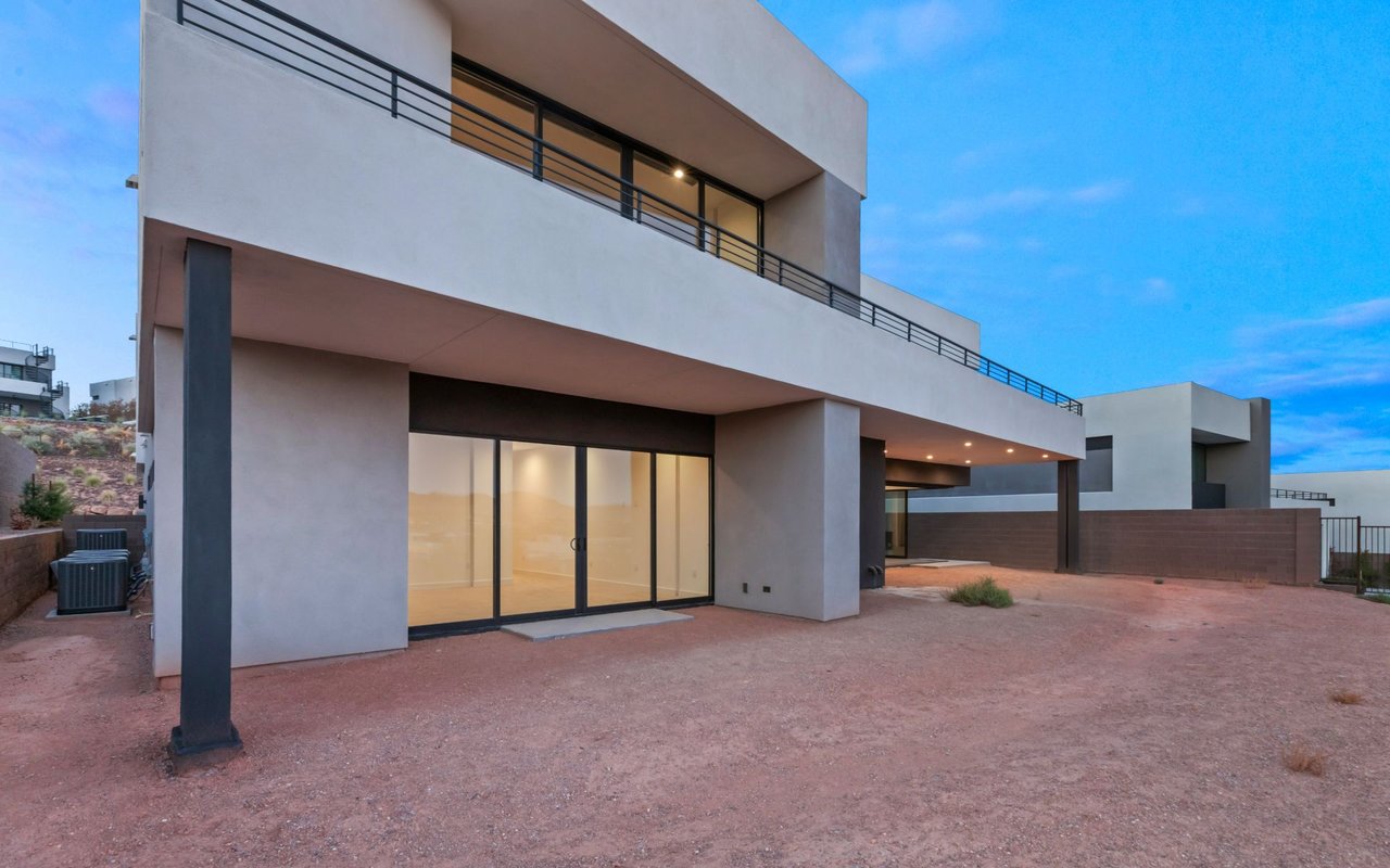 25 Canyon Bay Drive