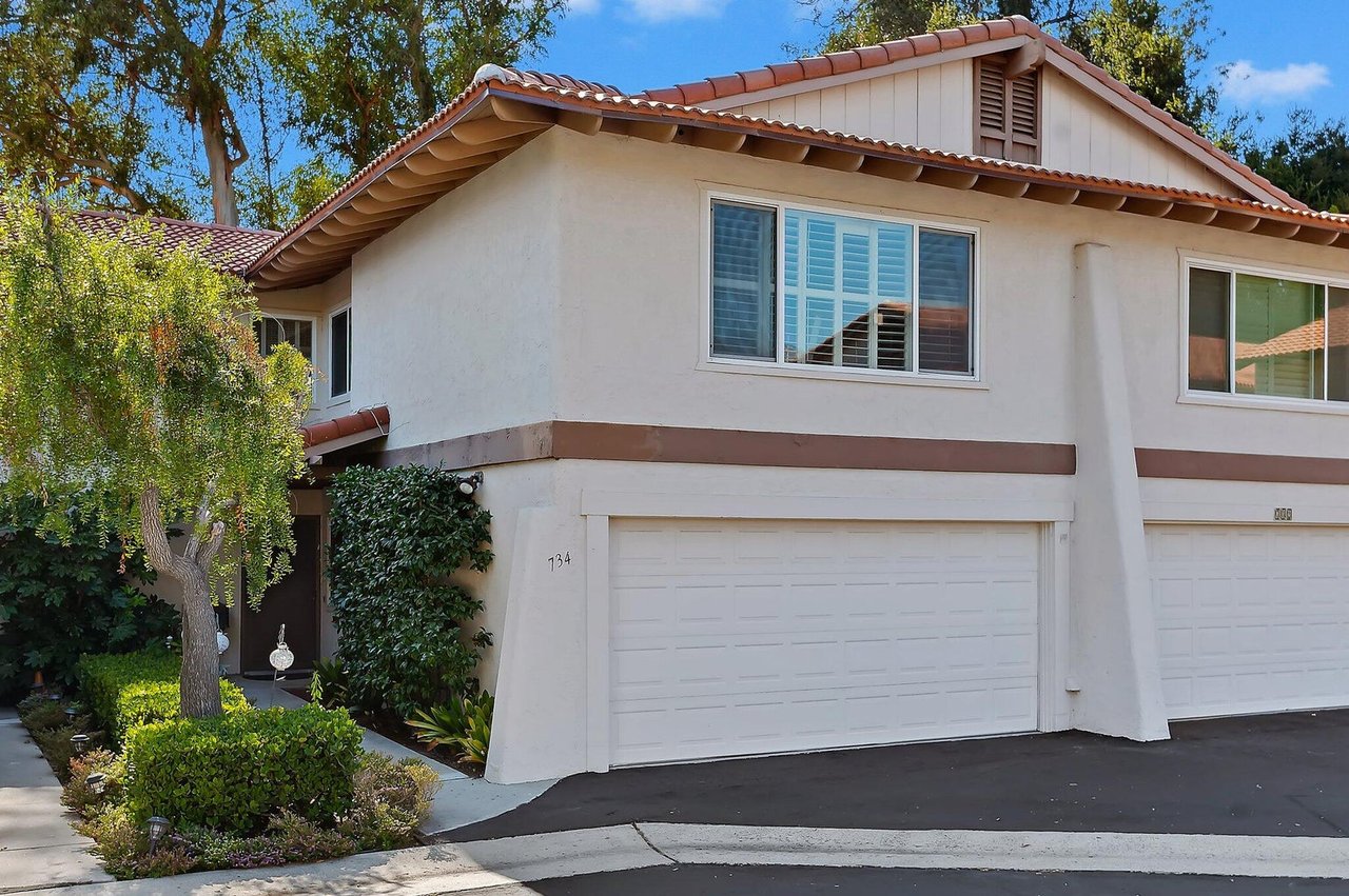734 Calle De Los Amigos