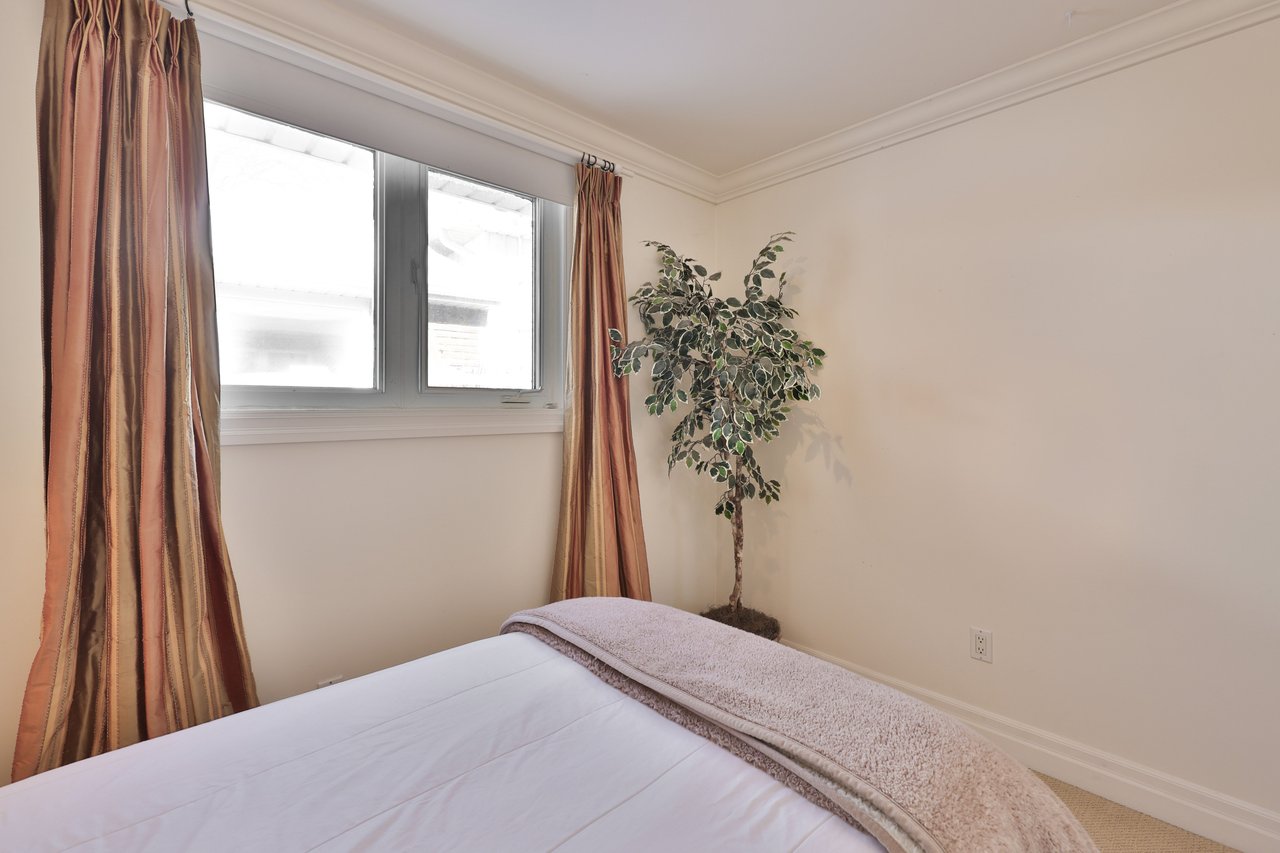 502 Bohemia Crescent, Oakville