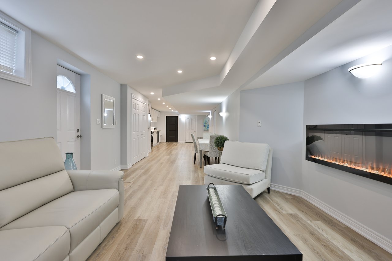 2304 Sovereign Street, Oakville