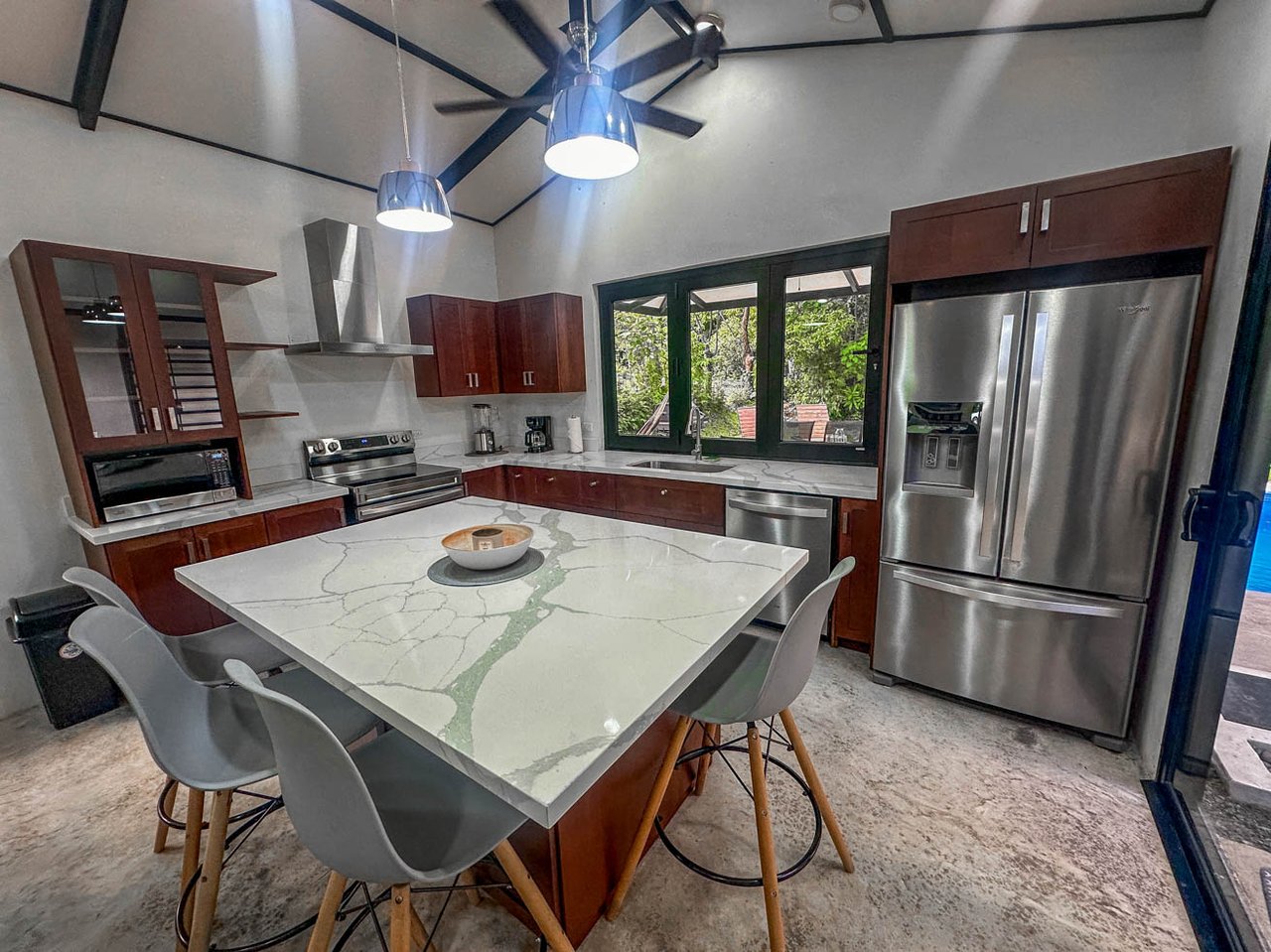 Rainforest Home with River, Jungle Trails & Pool in Ojochal