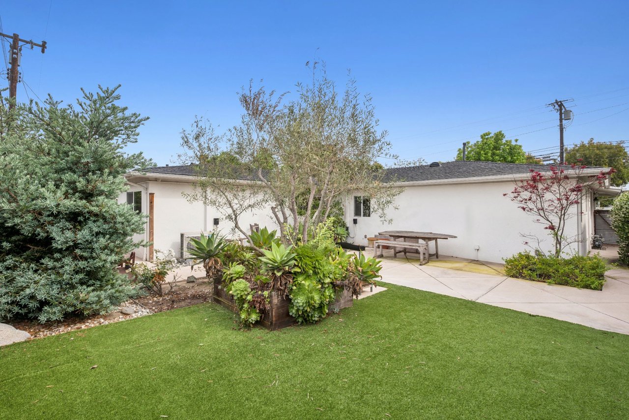 782 W 18th Street