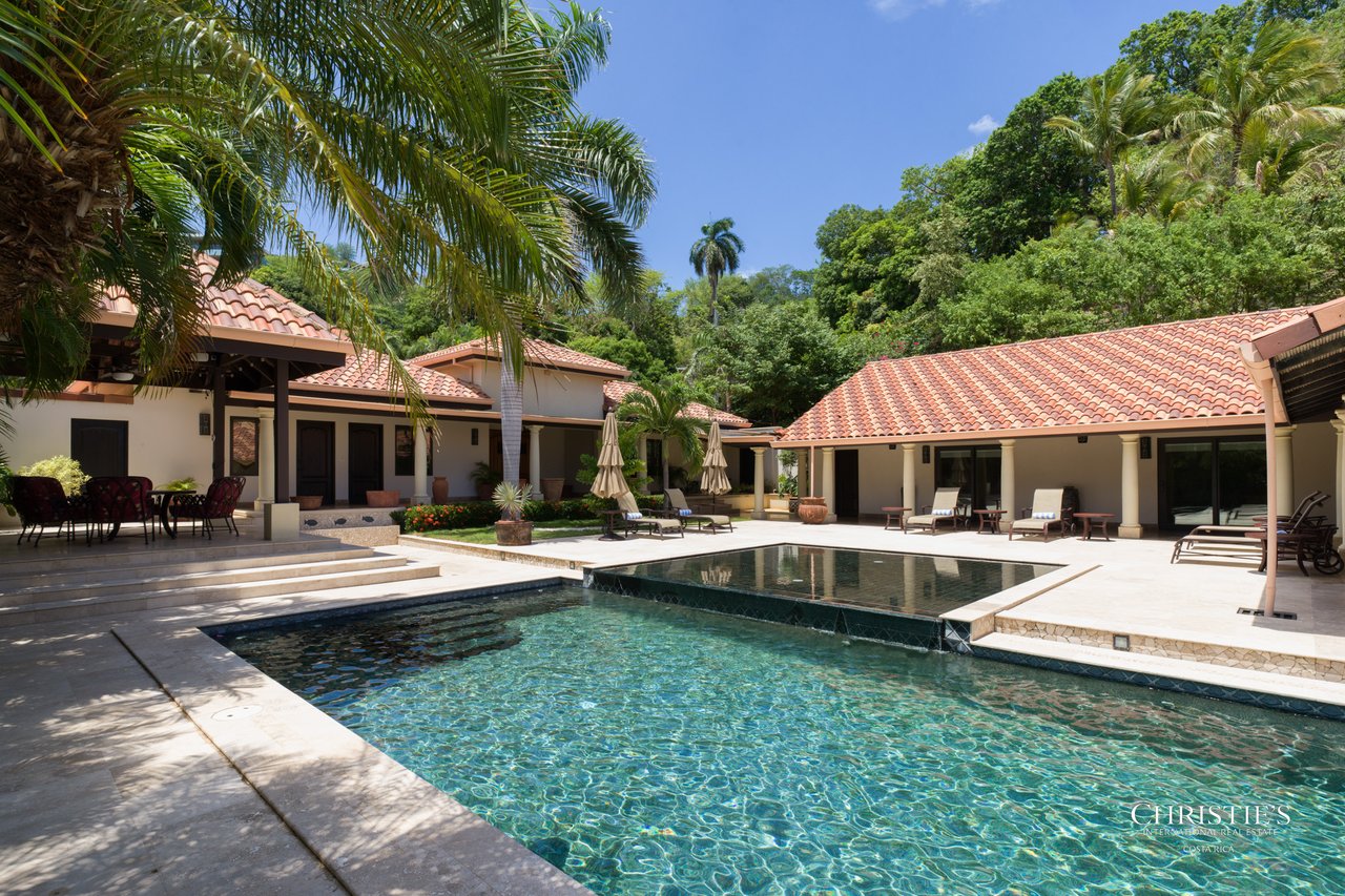 Casa Playa Bonita | Beachfront Luxury Estate in Playa Flamingo